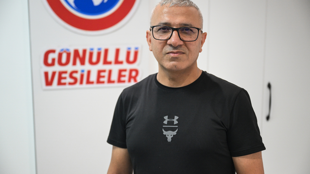 Gönüllü Vesileler Yardımlaşma ve Dayanışma Derneği ihtiyaç sahiplerine yardımları ulaştırıyor