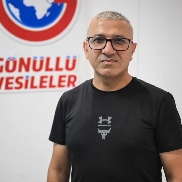 Gönüllü Vesileler Yardımlaşma ve Dayanışma Derneği ihtiyaç sahiplerine yard...