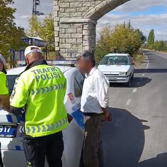 Otomobiliyle ters yönde gidip kazaya neden olan sürücüye 10 bin TL ceza