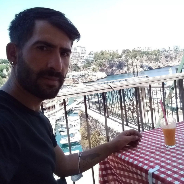 Tarlaya devrilen motosikletin sürücüsü öldü