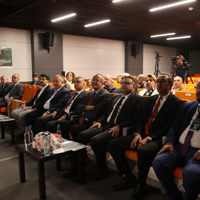 Nevşehir'de "1. Uluslararası Çevreci Dijital Yönetişim Konferansı" düzenlen...