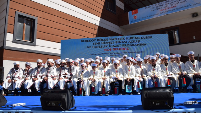 Manisa'da 60 hafız için icazet töreni düzenlendi