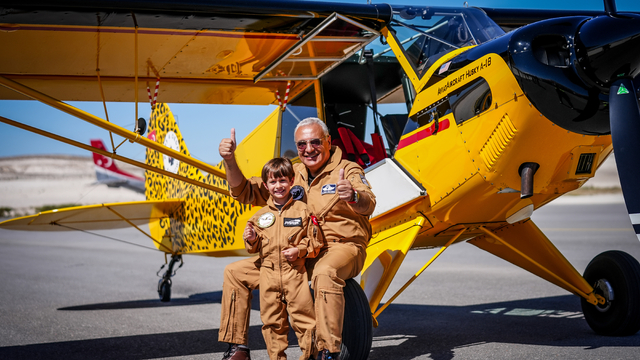 Dede ile torunu Eskişehir'de gösteri uçuşu yaptı