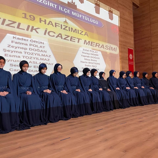 Muş'ta 19 hafız için icazet töreni düzenlendi