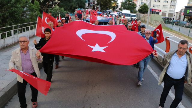 Emekli astsubaylar özlük hakları için yürüdü