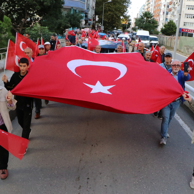 Emekli astsubaylar özlük hakları için yürüdü