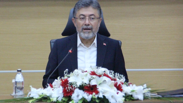 Bakan Yumaklı: Hassas davranmalıyız, çok küçük bir problemin devasa alanları yaktığını görüyoruz (2)