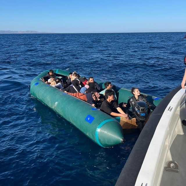 Çanakkale'de 24 düzensiz göçmen yakalandı