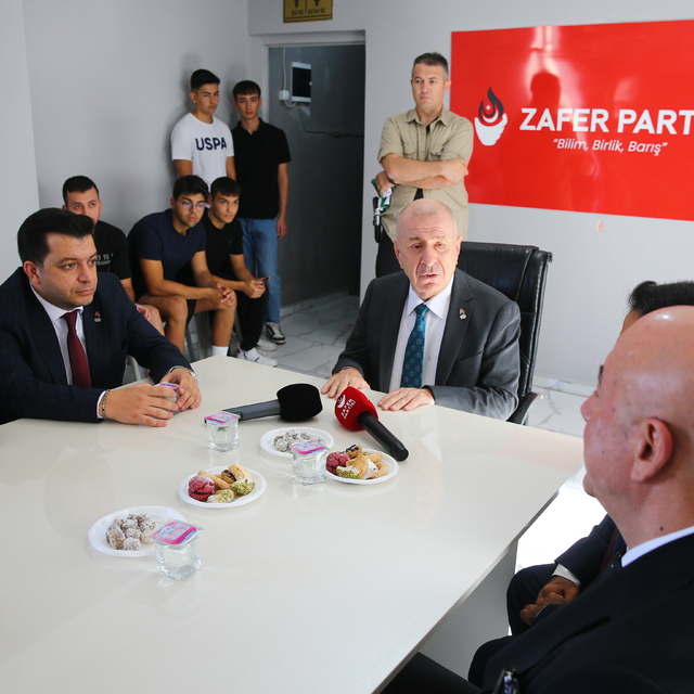 Zafer Partisi Genel Başkanı Özdağ, Adana'da temaslarda bulundu