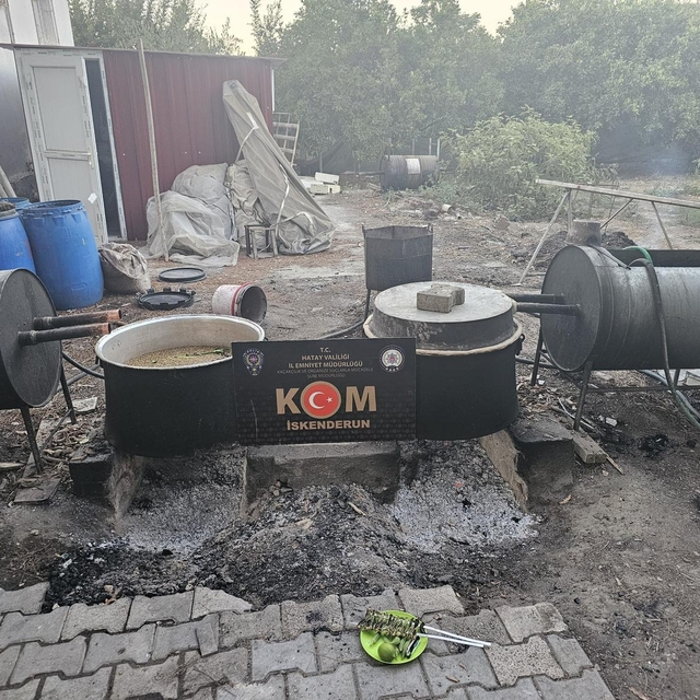 Hatay'da 2 bin 940 litre sahte içki ele geçirildi