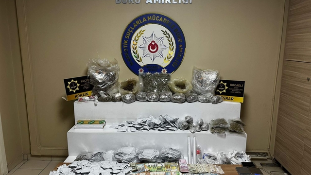 Kocaeli'de uyuşturucu operasyonunda 3 şüpheli tutuklandı