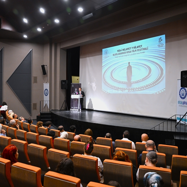 "Uluslararası Yed-i Velayet 7 Vilayet Kısa Film Festivali"nin açılış galası...
