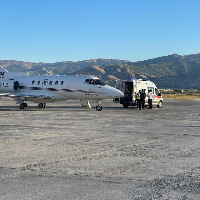 Bitlis'te astım ve tansiyon hastası, ambulans uçakla Ankara'ya sevk edildi