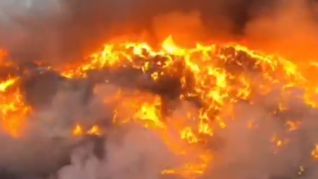 Adana'da geri dönüşüm fabrikasında yangın