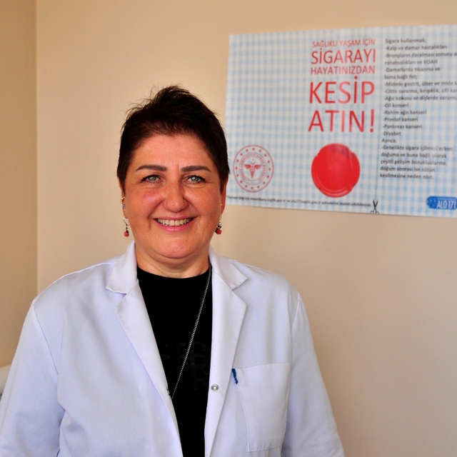 Türkiye'de her 2 erkekten ve her 4 kadından biri sigara içiyor