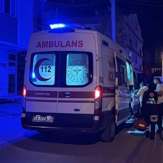 Kocaeli'de merdivenden düşen kişi yaralandı