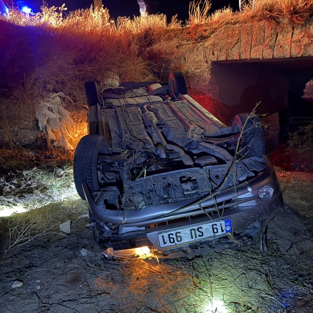 Çorum'da meydana gelen trafik kazasında 2 kişi yaralandı