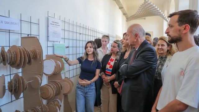 TÜ'de "Geleneksel Projeler Şenliği" kapsamında sergi açıldı