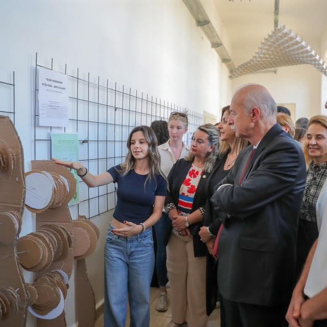 TÜ'de "Geleneksel Projeler Şenliği" kapsamında sergi açıldı