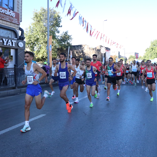 5. Uluslararası Kayseri Yarı Maratonu koşuldu
