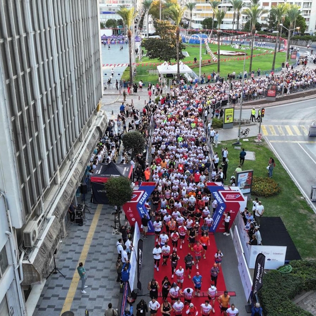 9 Eylül Yarı Maratonu'nda coşku seli