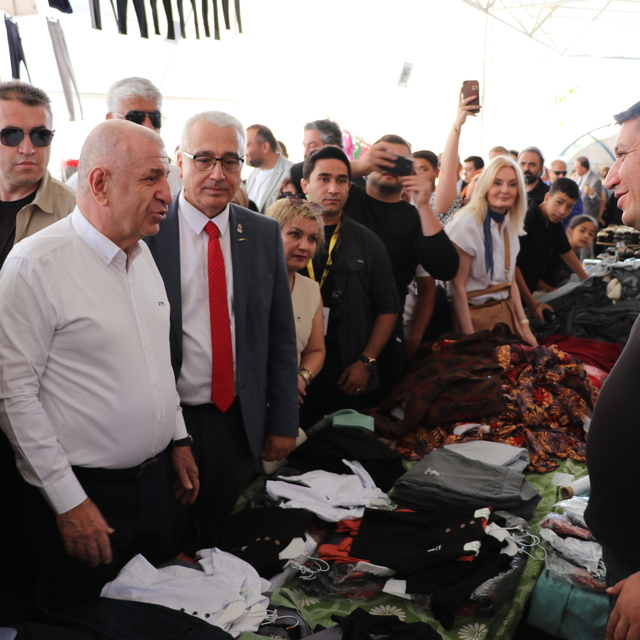 Zafer Partisi Genel Başkanı Özdağ, Gaziantep'te ziyaretlerde bulundu