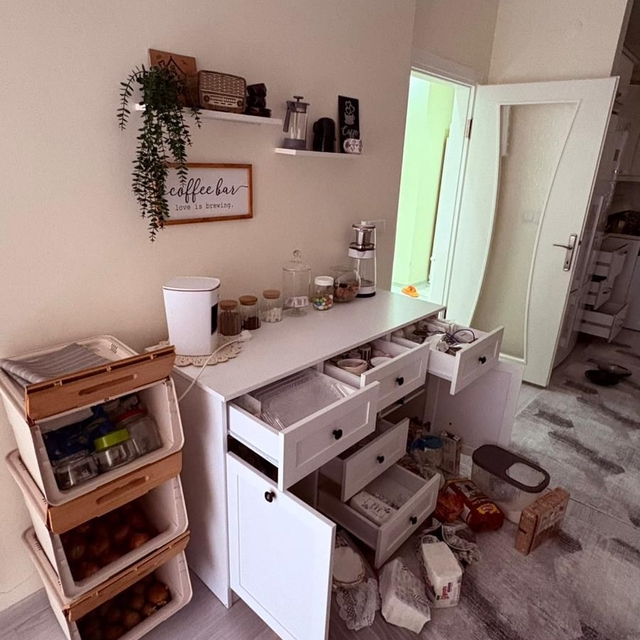 Evini dağıtıp, hırsızlık ihbarında bulundu