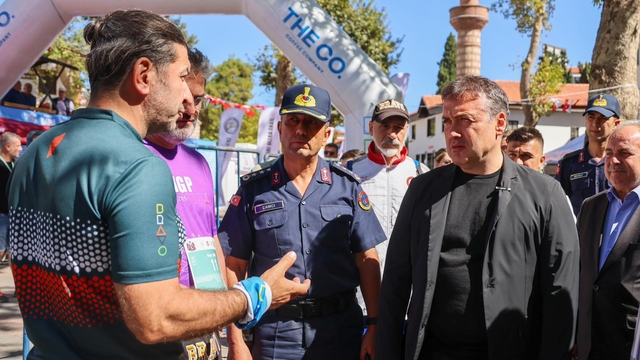 Bilecik Valisi Sözer Gölpazarı İpek Yolu Kültür Sanat Festivali'ne katıldı