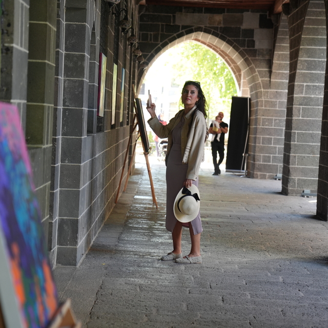 Diyarbakır'da "Mezopotamya'nın İzleri" konulu resim sergisi düzenlendi