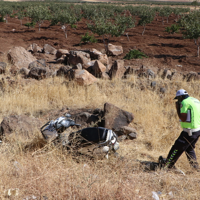 Kilis'te pikap ile motosikletin çarpıştığı kazada 2 kişi yaralandı