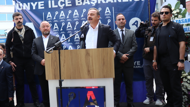 Anahtar Parti Genel Başkanı Ağıralioğlu, Ünye İlçe Başkanlığı binasının açılışına katıldı