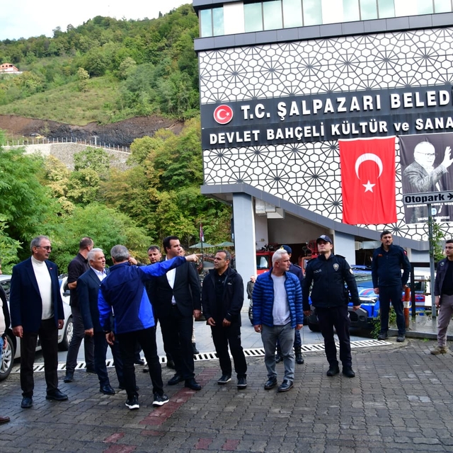 Trabzon Valisi Yıldırım, Şalpazarı ilçesinde incelemede bulundu