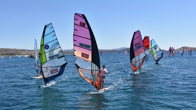 Züber TYF Windsurf Türkiye Ligi Şampiyonası'nın 3. ayak yarışları, Bodrum'da tamamlandı