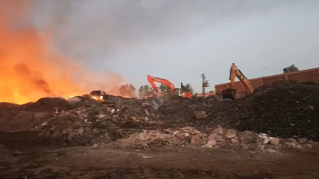 Adana'da geri dönüşüm fabrikasında yangın (3)