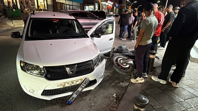 Kocaeli'de otomobil ile motosikletin çarpıştığı kazada 2 kişi yaralandı