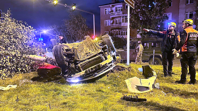 Erzurum'da takla atan otomobildeki 4 kişi yaralandı