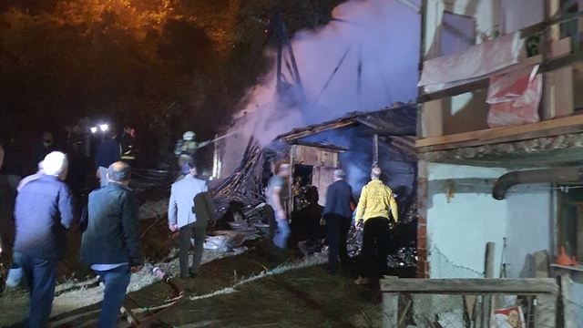 Bursa'nın İnegöl ilçesinde samanlık yangını