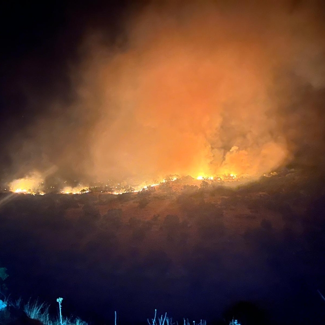 Diyarbakır'daki örtü yangını 2'nci gününde kontrol altında (2)