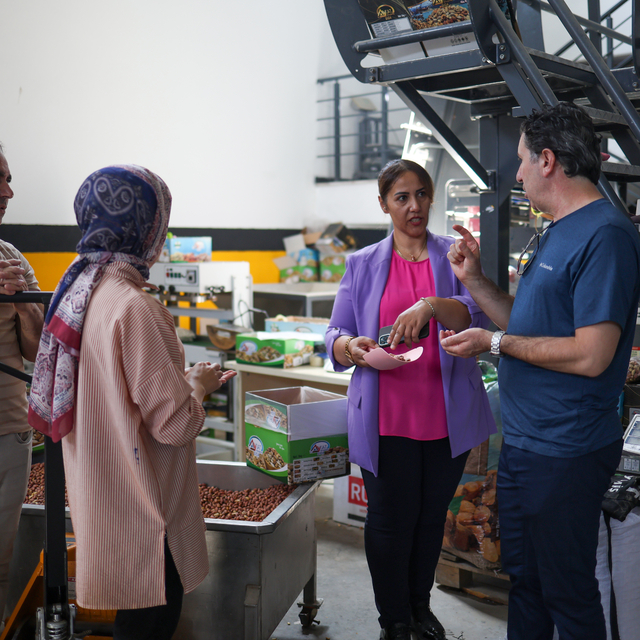 Vanlı kadın girişimci, devlet desteğiyle kurduğu fabrikada 50 kişiye iş imk...