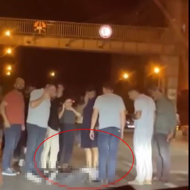 Üst geçidi kullanmayan yayaya otomobil çarptı