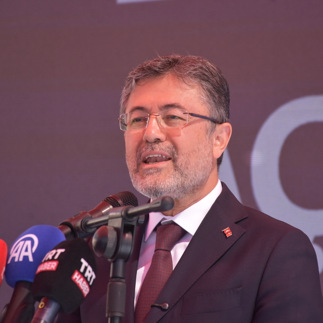 Bakan Yumaklı: Çocuklarımıza tarımı ve ormanı sevdirmek artık milli bir gör...