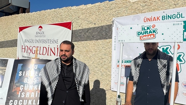 Bingöl'de kurulan stantta Filistin'de yaşanan insanlık dramı anlatıldı
