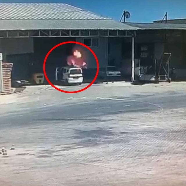Antalya'da, toptancı halindeki iş yerinde patlama (2)