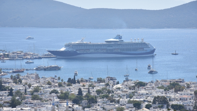 Bodrum'a "Marella Discovery 2" kruvaziyeriyle 1769 yolcu geldi