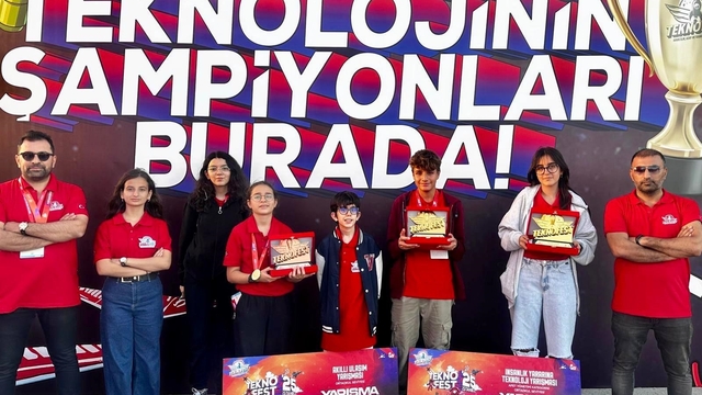 Mardinli öğrenciler, TEKNOFEST'te 2 Türkiye birinciliği elde etti