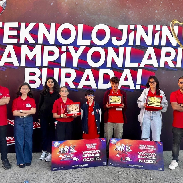 Mardinli öğrenciler, TEKNOFEST'te 2 Türkiye birinciliği elde etti