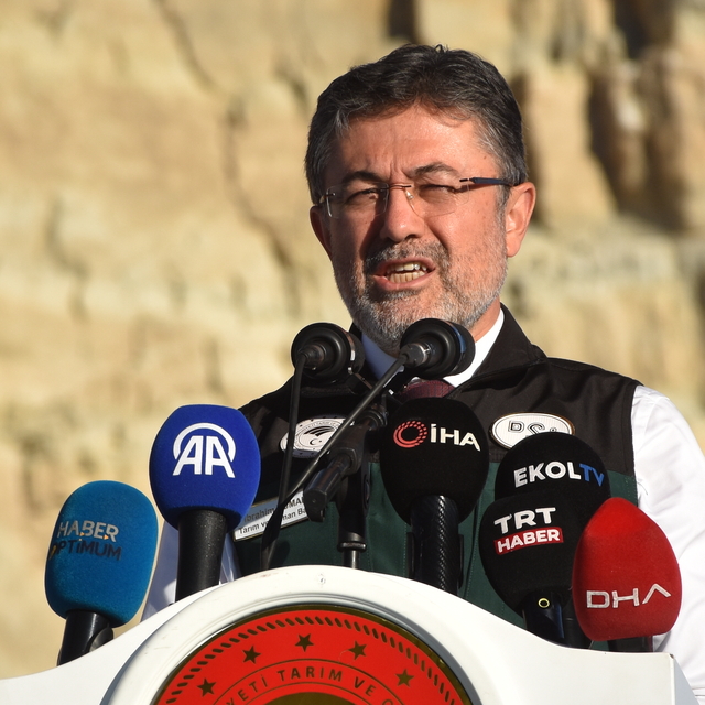 Bakan Yumaklı: Çocuklarımıza tarımı ve ormanı sevdirmek artık milli bir gör...