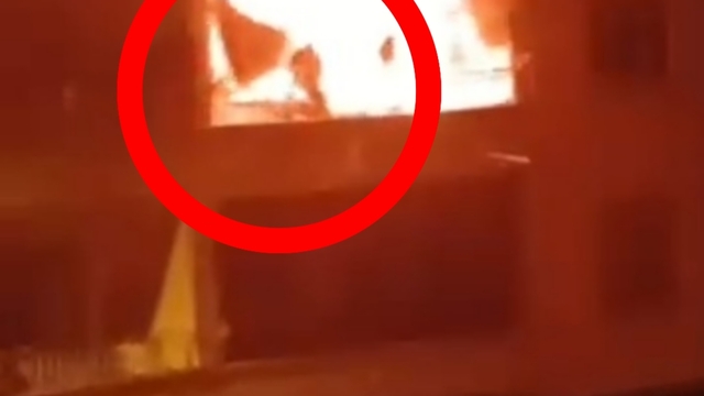 Diyarbakır'da ev yangını; babanın çocuğunu kurtarmaya çalıştığı anlar kamerada