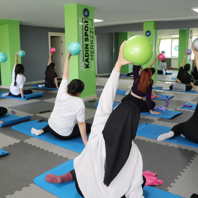 Vanlı kadınlar, spor yaparak hem kilo veriyor hem de sosyalleşiyor