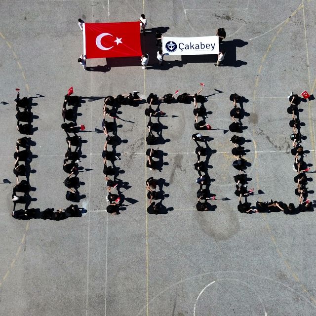 İzmirli öğrenciler "Küresel Sumud Filosu"na destek için koreografi oluşturd...